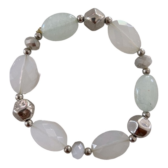 Beaded Silver & White Natural Stone Stretch Bracelet - Picture 4 of 5